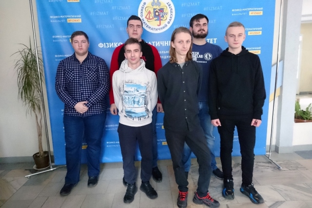 Студенти фізико-математичного факультету із  засновником спільноти Ternopil Gamedev Павлом Вітером 